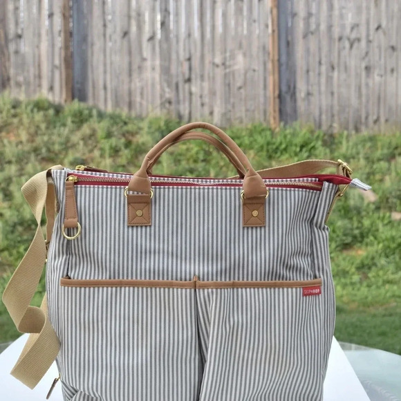 Skip hop diaper tote bag - Picture 6 of 8